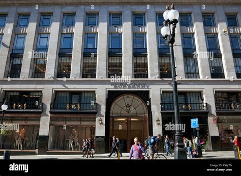 burberry regent street omnichannel